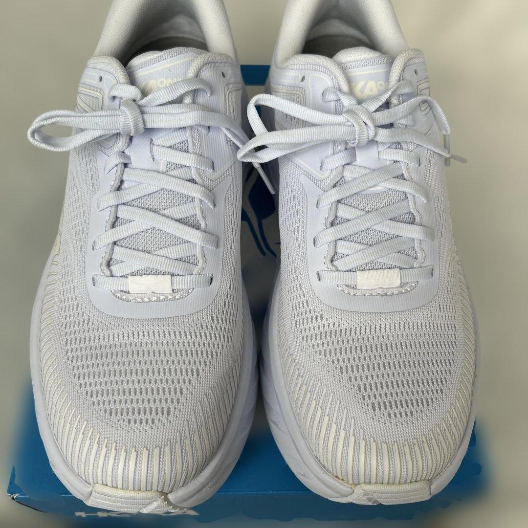 【新品】HOKA ONE ONE Bondi 7 ホワイト 27.5cm