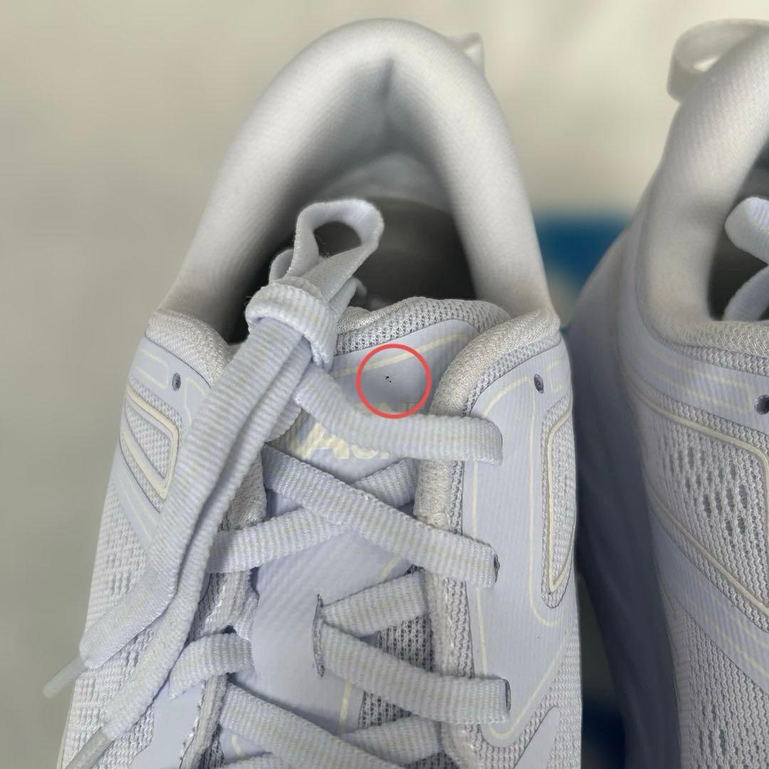 【新品】HOKA ONE ONE Bondi 7 ホワイト 27.5cm