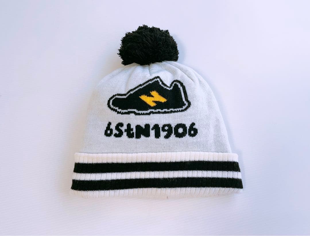 ニューバランスゴルフ　②点　保温防風裏起毛ワンピース　ぽんぽん付きニット帽