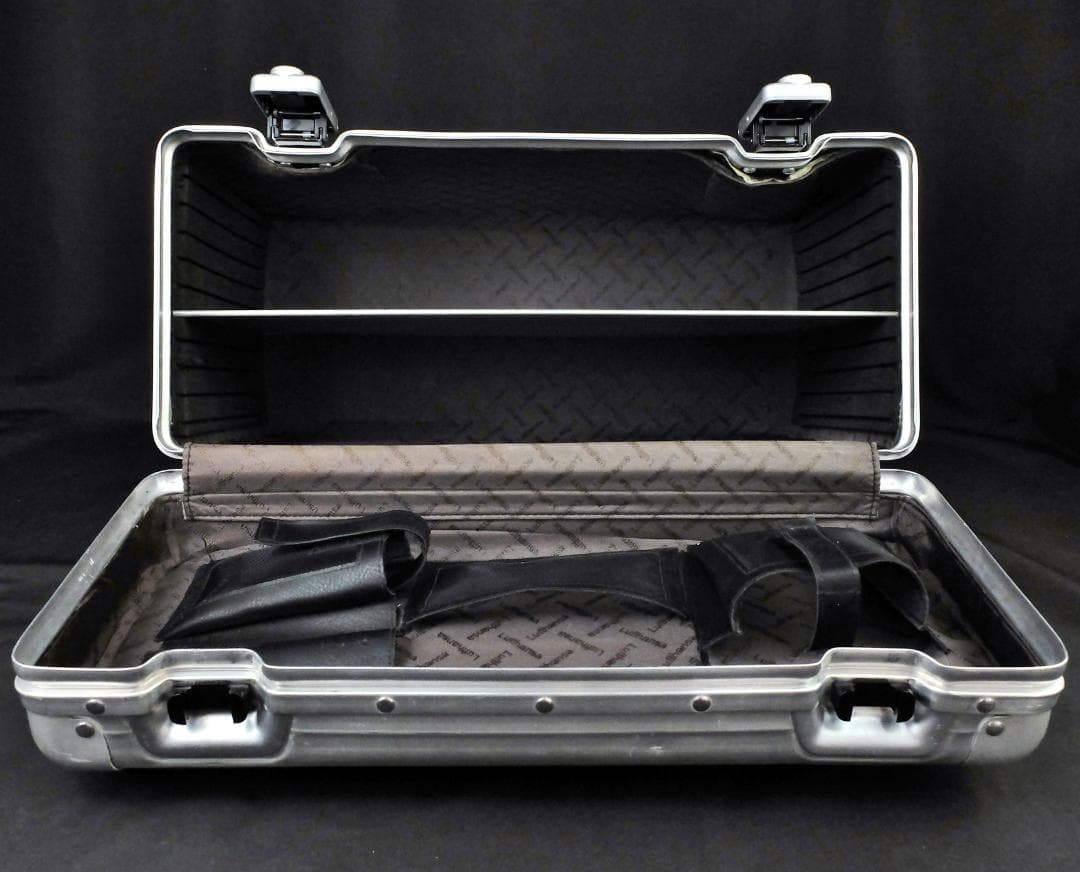 リモワ 940.31『Lufthansa』アルミTSA パイロットケース 29L