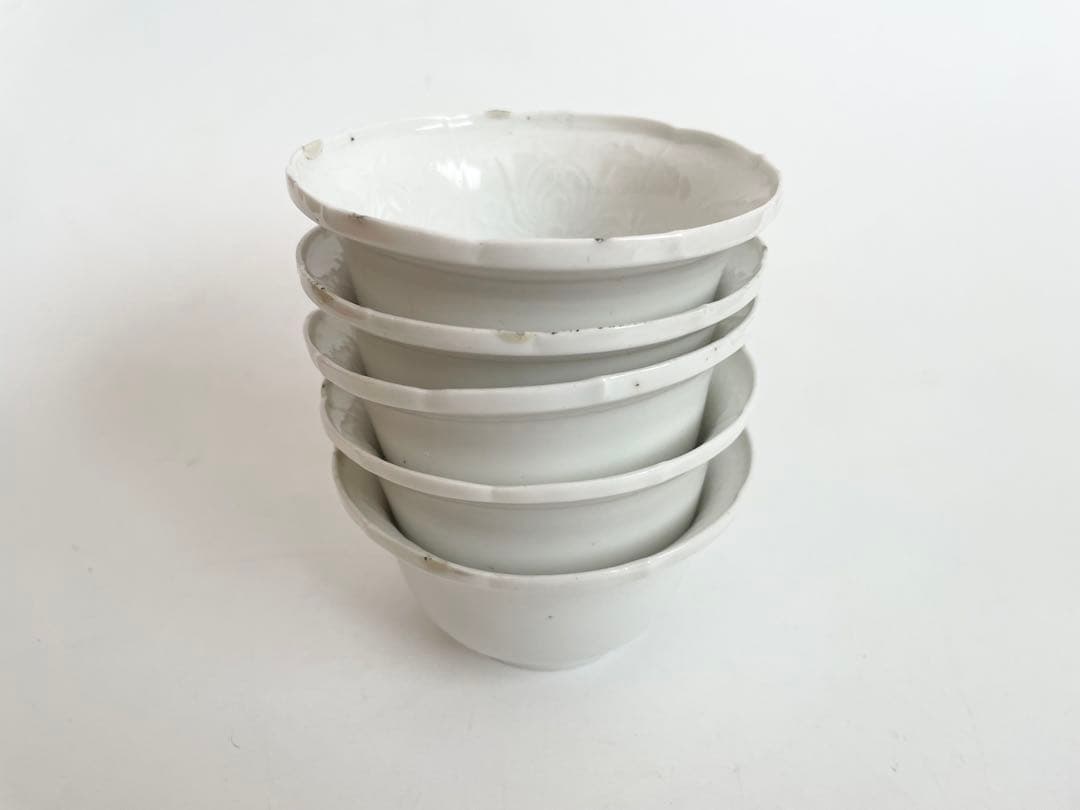 白磁陽刻向付、蕎麦猪口