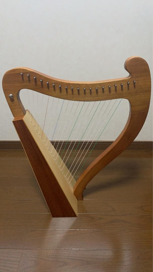 19弦レバー付きアイリッシュハープ