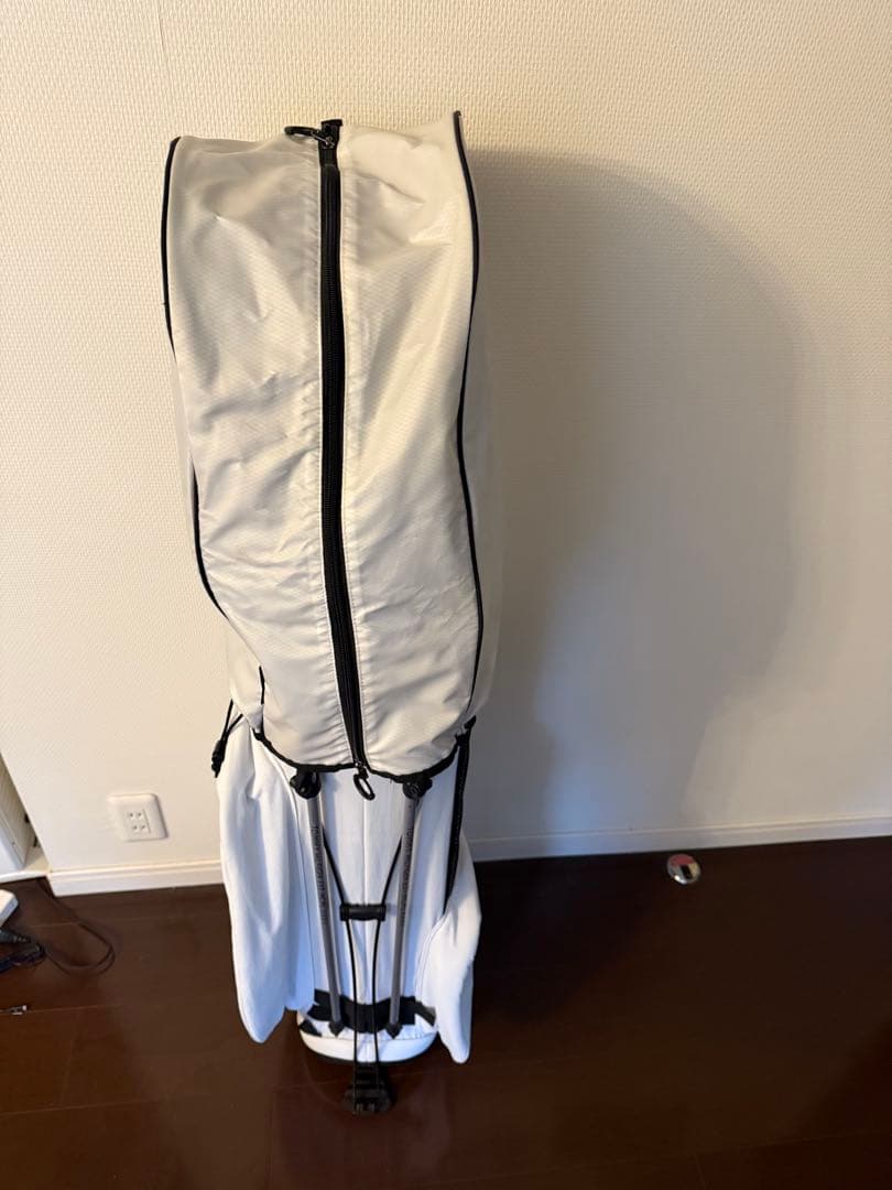   ホワイト キャディバッグ　スタンドタイプ　軽量