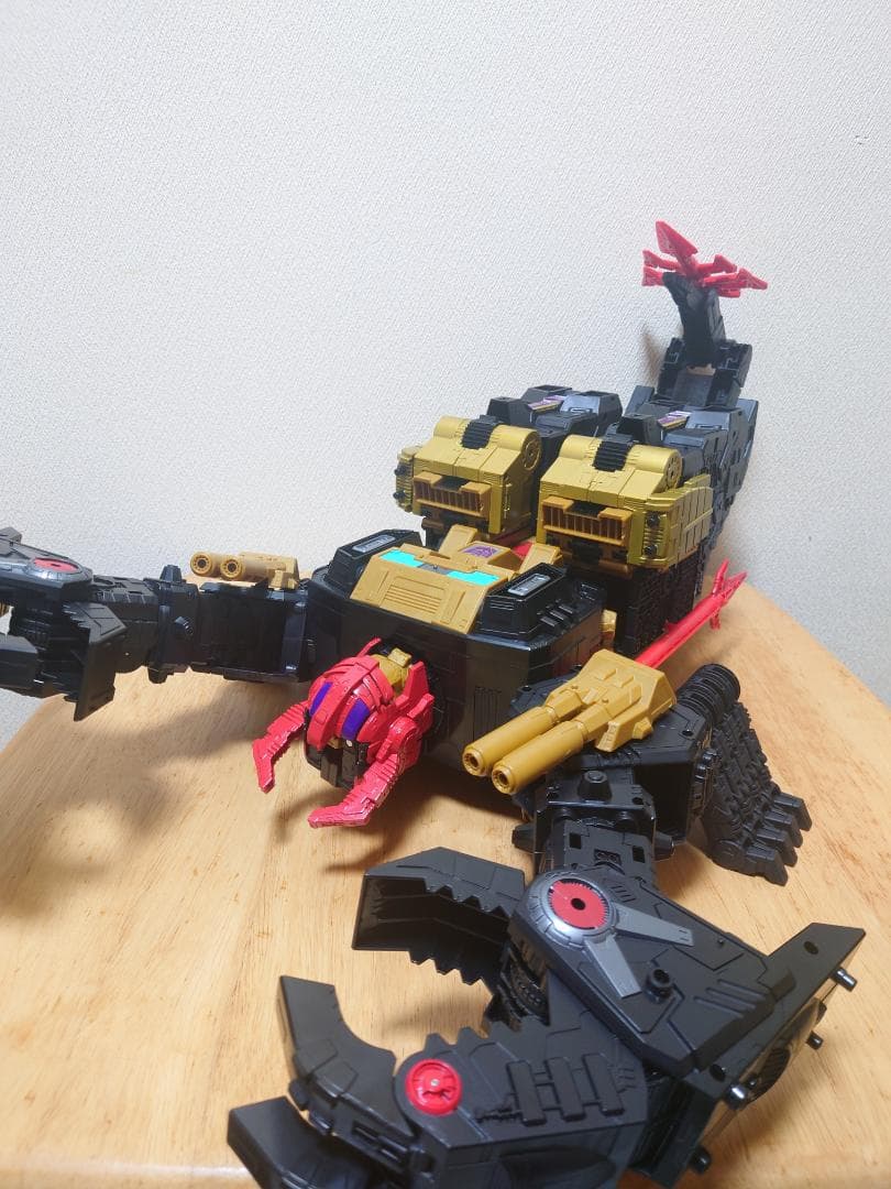 トランスフォーマー GENERATION SELECTS ブラックザラック