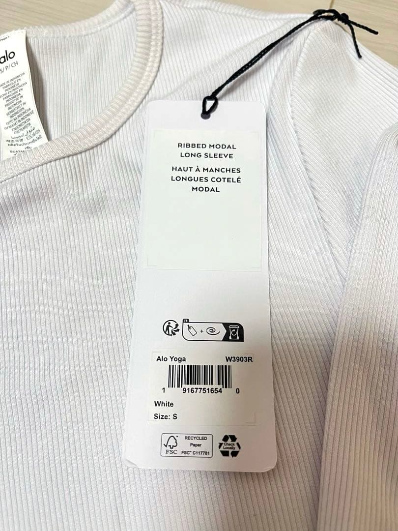 【タグ付　新品未使用】alo アロ　リブモーダル長袖　ロングスリーブ　ホワイト
