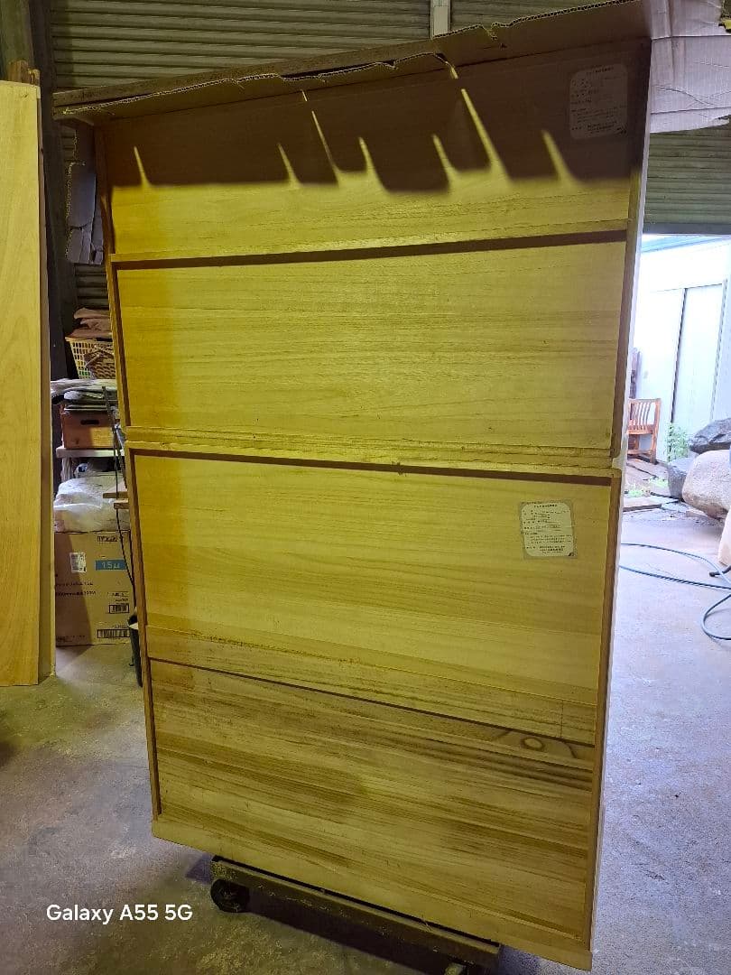 桐着物箪笥　レトロ家具　桐箪笥　2段別れます。