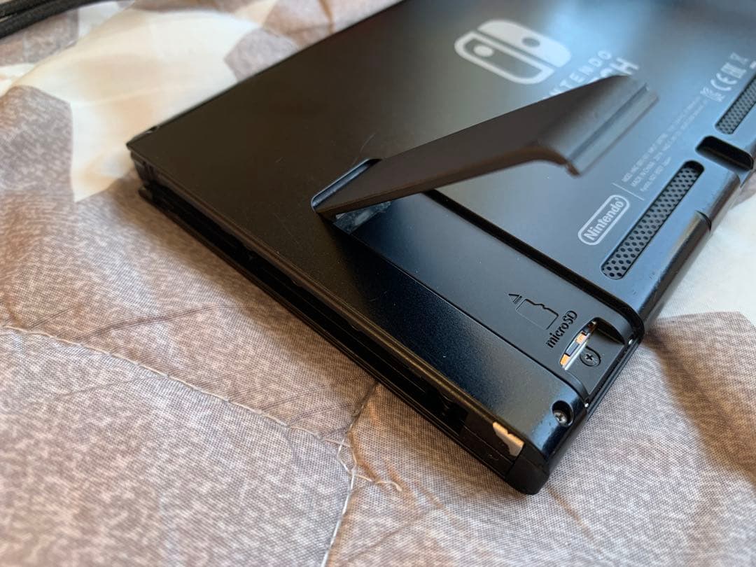 Nintendo Switch 本体　ケース付き