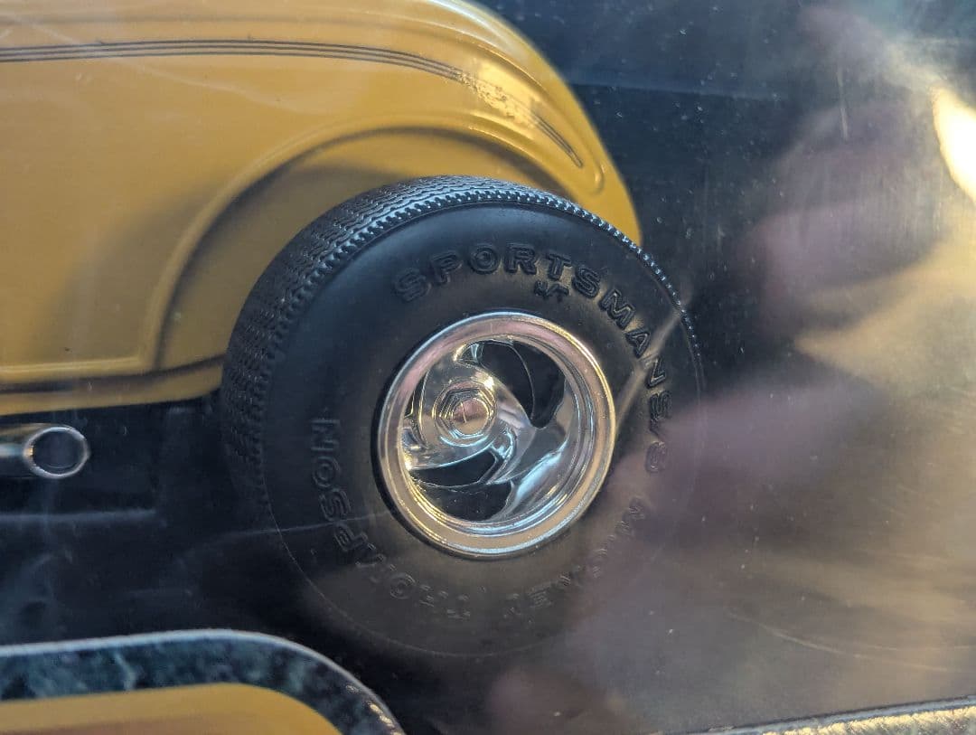 ミニカー [ERTL Collectibles] '32 Ford Street Rod