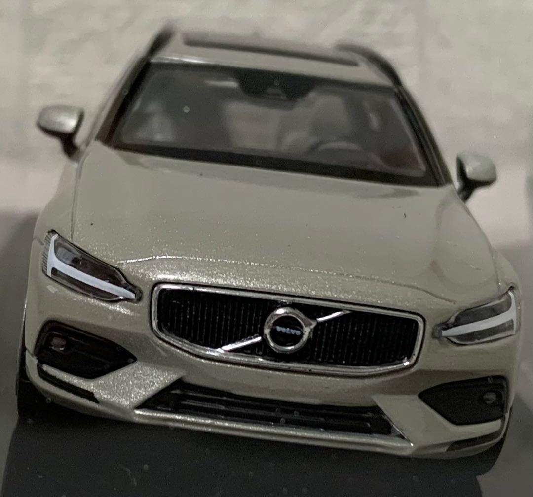 1/43 VOLVO特注 1/43 VOLVO V60 バーチライト