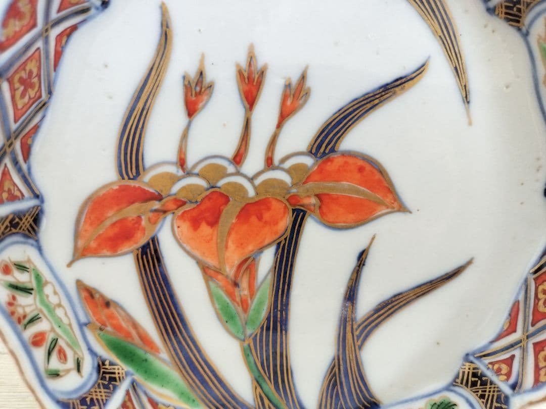 お値下げしました、4枚組　色絵　菖蒲紋　小皿