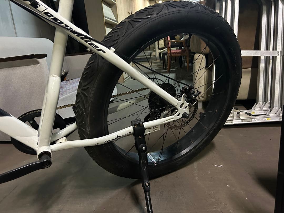 兵庫県神戸市より！BENGSHI ホワイト ファットバイク極太タイヤ　整備済み。