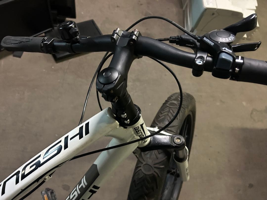 兵庫県神戸市より！BENGSHI ホワイト ファットバイク極太タイヤ　整備済み。