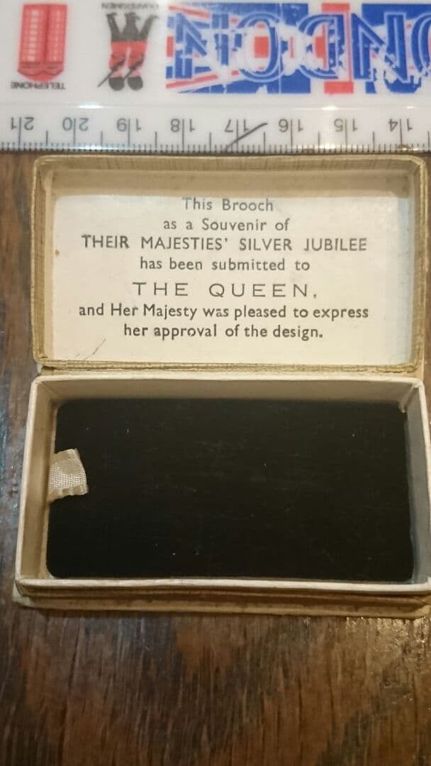 最終価格、箱付き、ベビースプーンのブローチ、誕生祝い