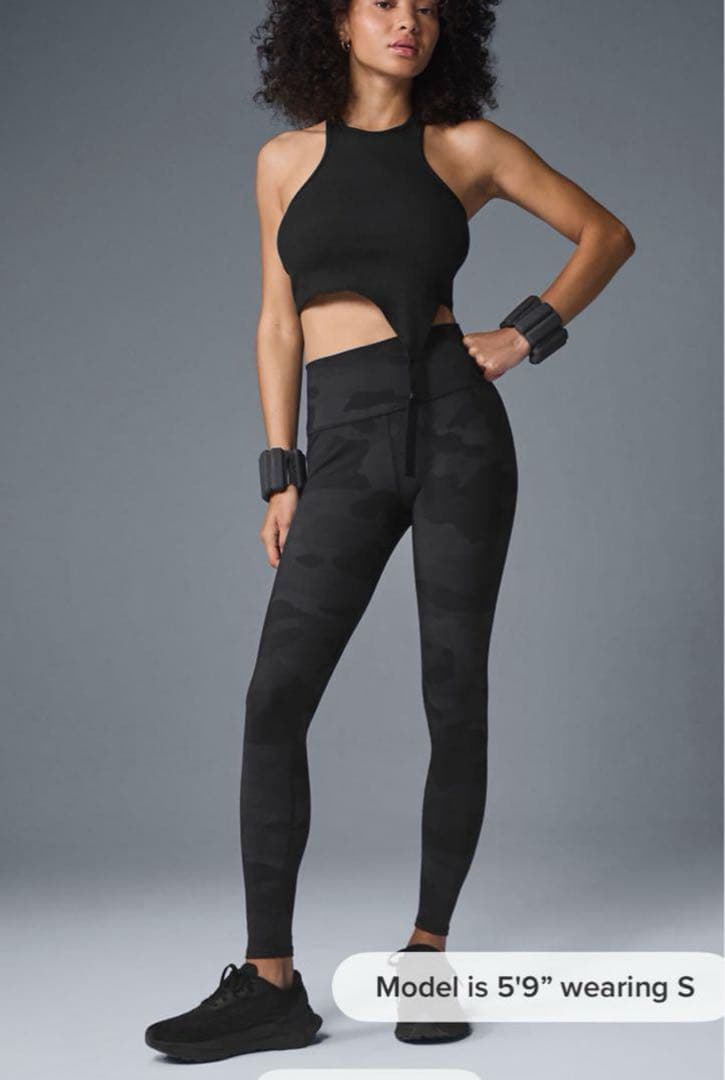 新品未使用！現行品　alo yoga アローヨガ　迷彩　カモフラージュ　ブラック