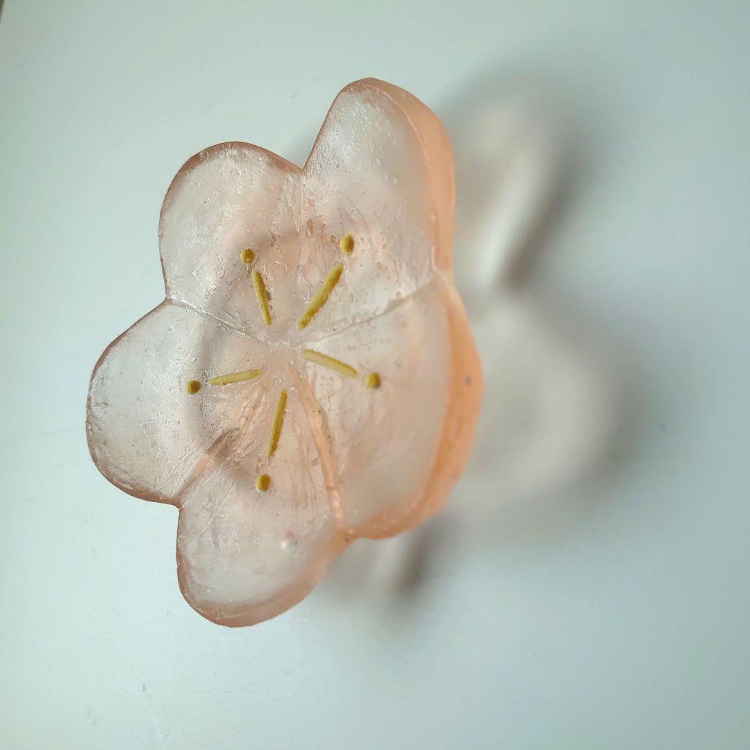 安達知江 さん ガラス製花型オブジェ 透明ピンク