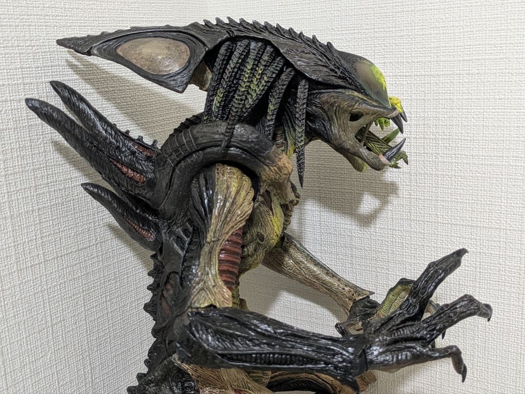 ホットトイズ　ムービー・マスターピース　プレデリアン（ダメージ版）