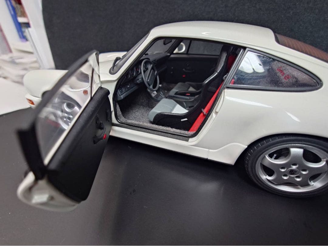 オートアート1/18ミニカー ポルシェ911(964) カレラRS ホワイト
