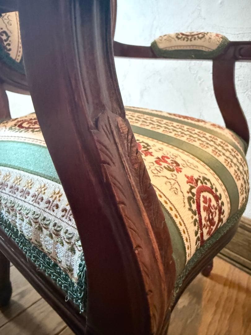 ドールチェア　クラシックアームチェア 木製 ストライプ柄　ミニチュアチェア