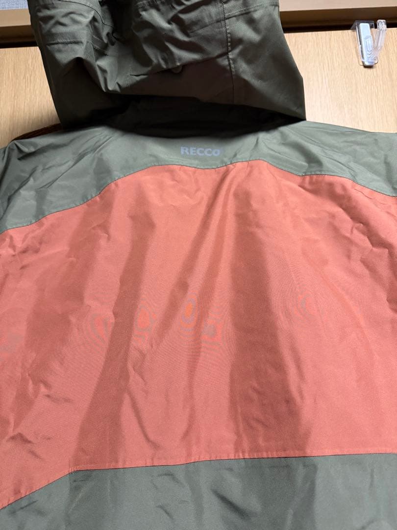 パタゴニア　パウダータウンジャケット、パンツ上下セット　新品L ベイスングリーン