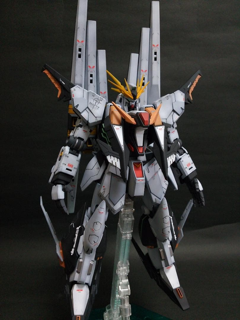 MG ニュークスィーガンダム  完成塗装品