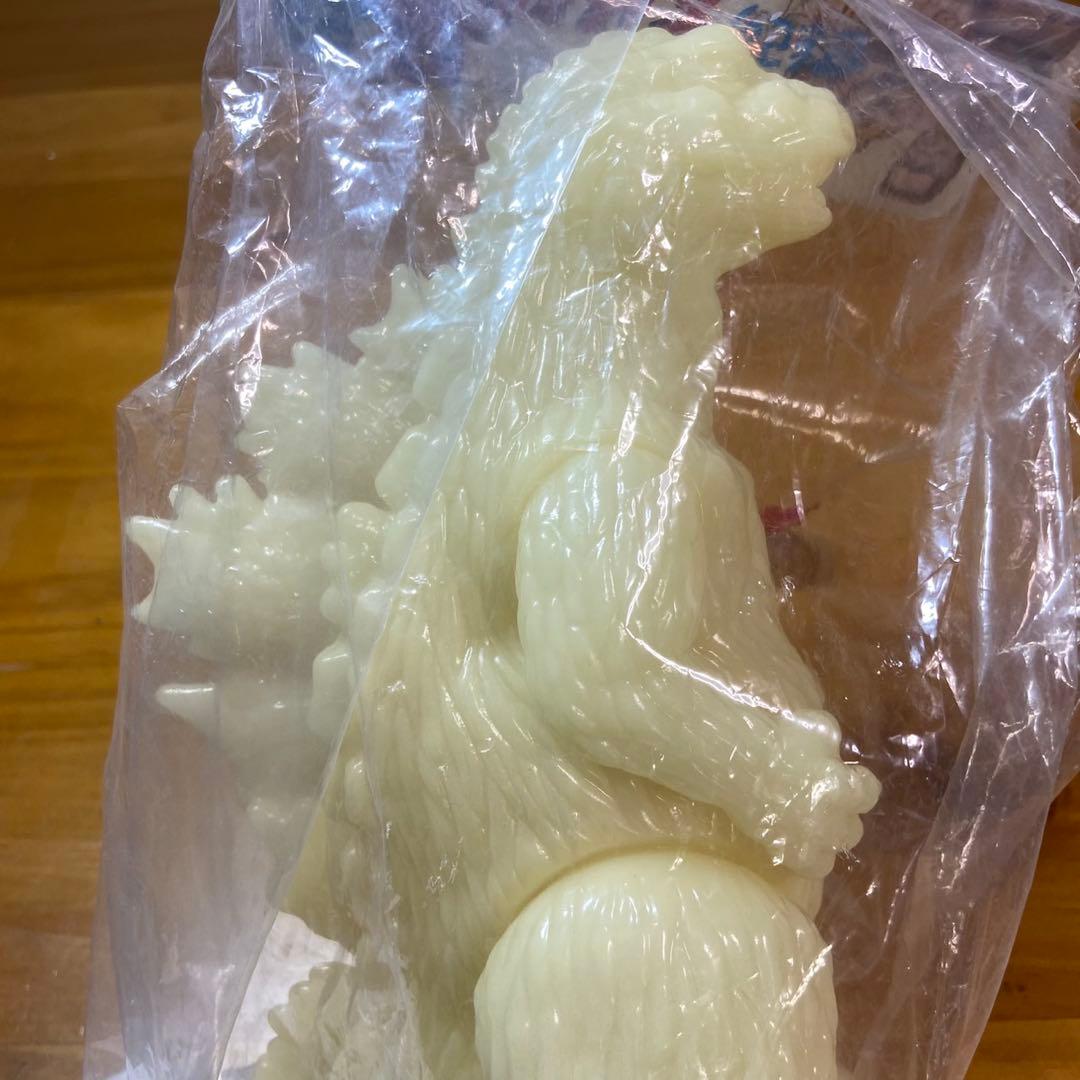 M1号 世紀の大怪獣 ゴジラ 1962 キンゴジ蓄光成型 新品未使用 5790