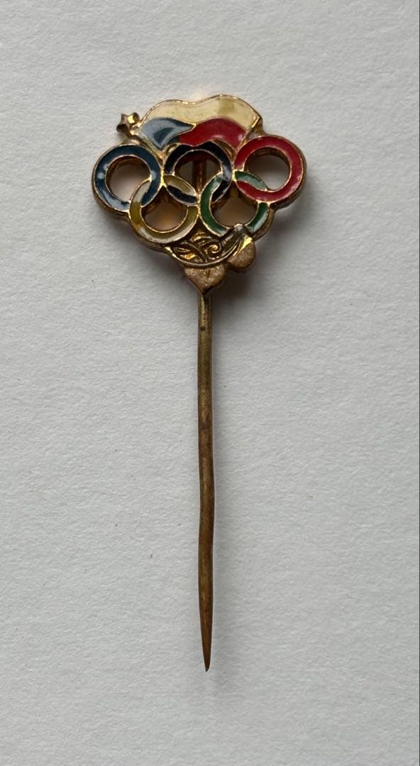 ムー　1964年東京オリンピックの公式ピンバッチ（8カ国)