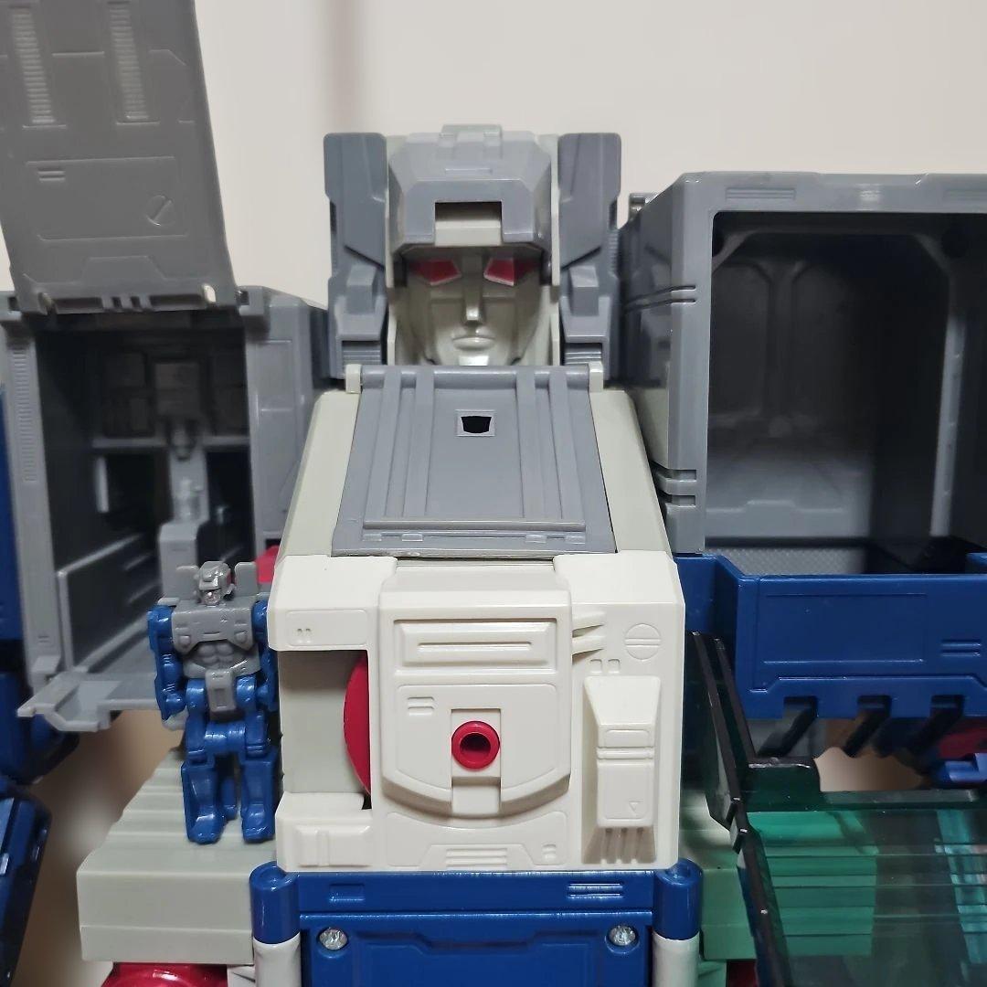 トランスフォーマー　フォートレスマキシマス