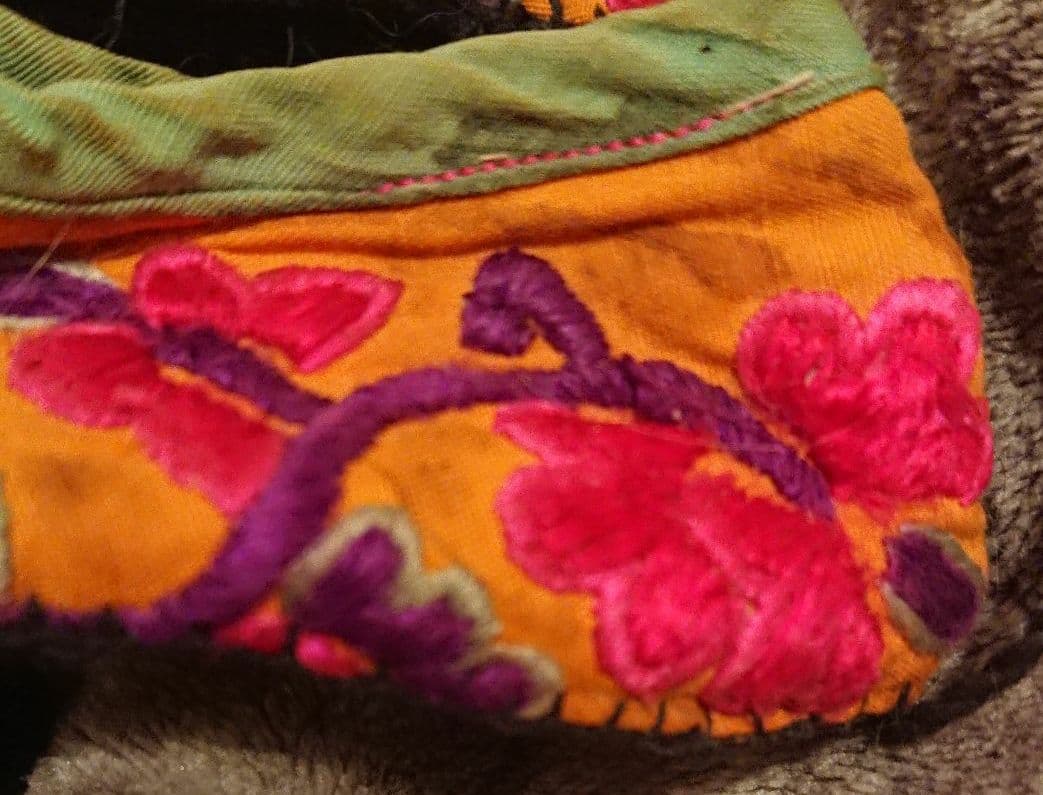 アンティーク 中国奥地少数民族 刺繍 幼児向け靴