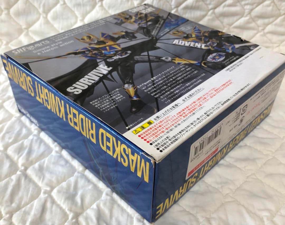 【新品未開封品】S.H.フィギュアーツ 仮面ライダー龍騎サバイブ ナイトサバイブ