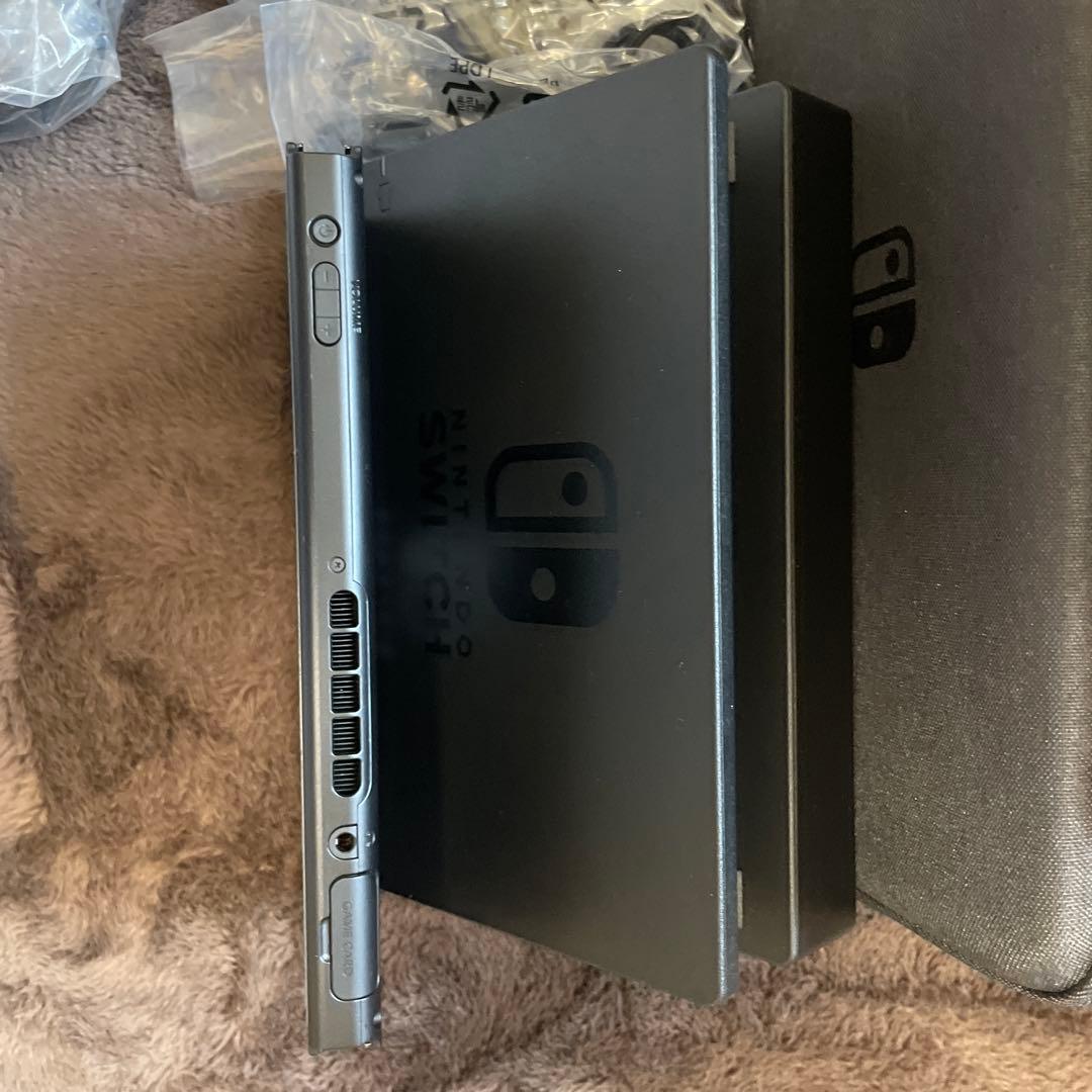 Nintendo Switch 本体 キャリングケース付き