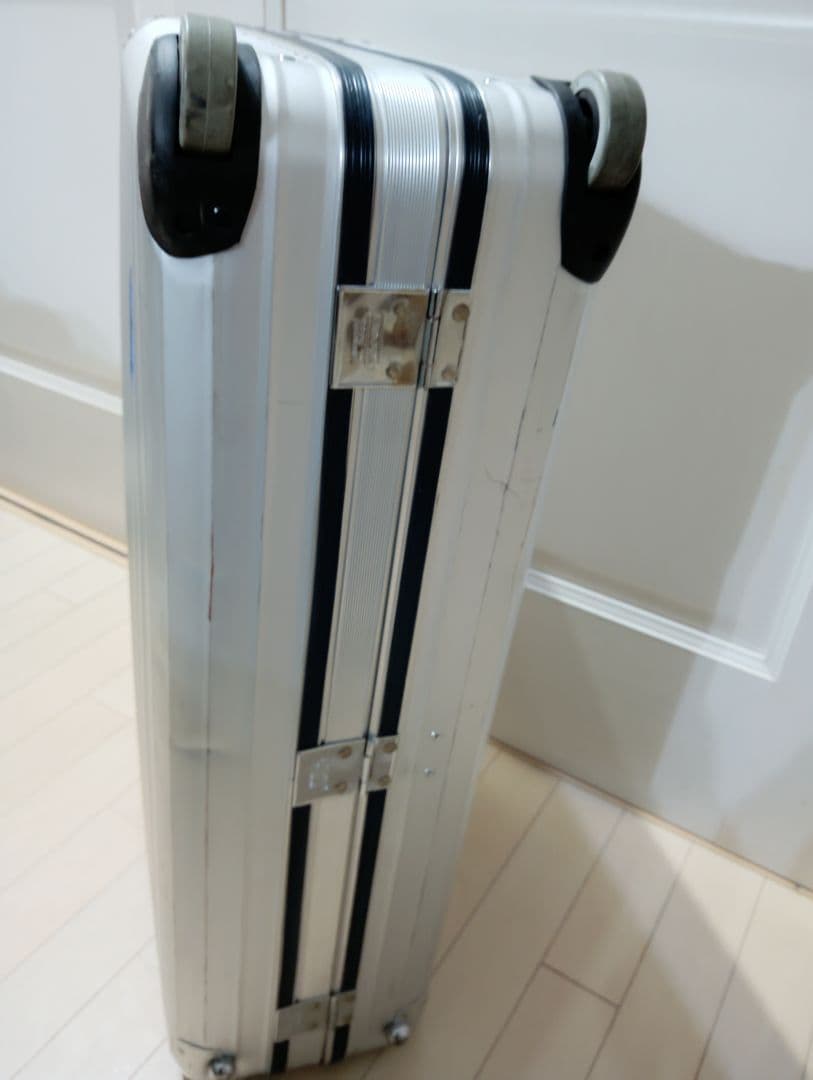 希少 廃盤品 RIMOWA silver Integral 2輪 青ロゴ