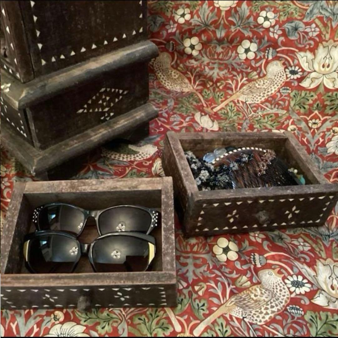 象嵌細工 トカゲ彫刻扉付き四段小引き出し アンティーク アクセサリーケース