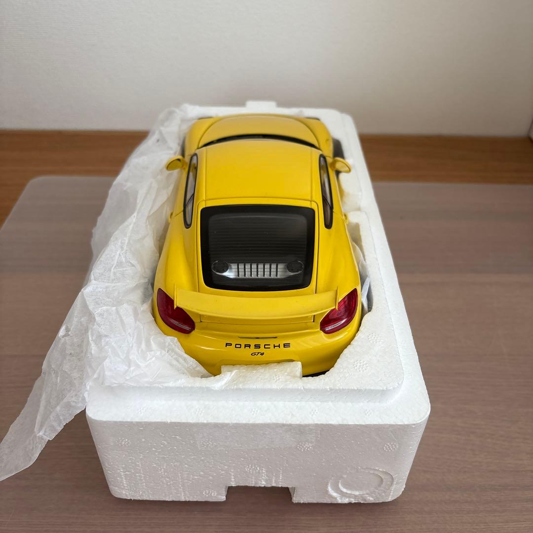 シュコー　ポルシェ　981 ケイマン　gt4 1/18 イエロー ミニカー