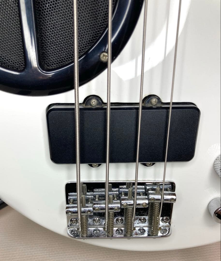 FERNANDES ZO-3 BASS ホワイト アンプ内蔵 ショートスケール