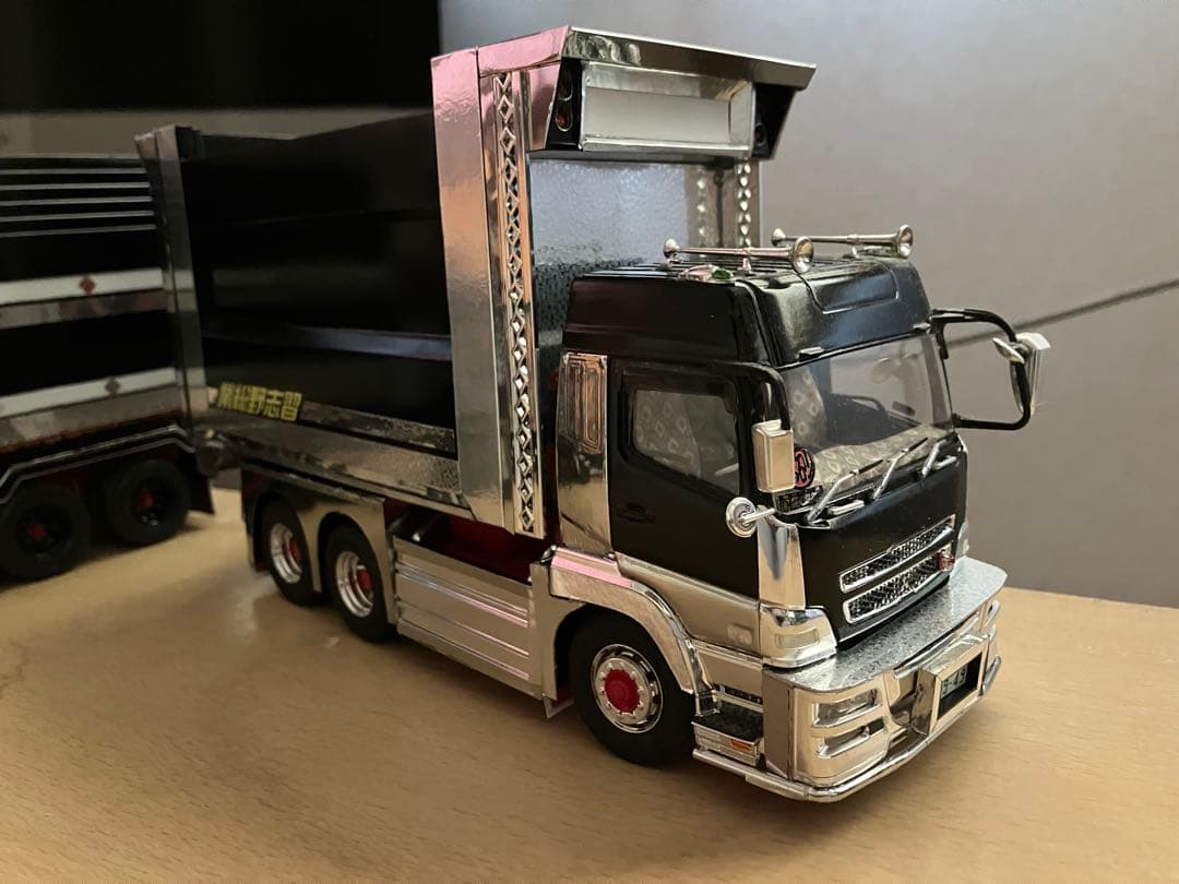 デコトラダンプ、スパグレ、デカ箱ダンプ、プラモデル1／32完成品