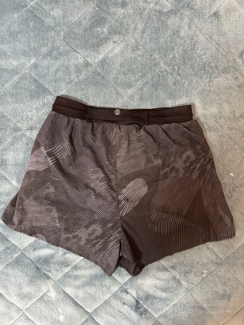 アディダス　アディゼロ　ランニングシングレットとショーツセット　陸上ユニフォーム