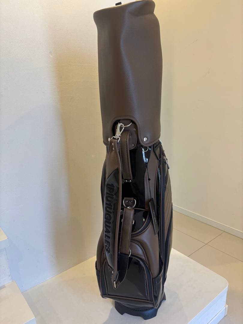 1PIU1UGUALE3 ウノピュウ　キャディバッグ