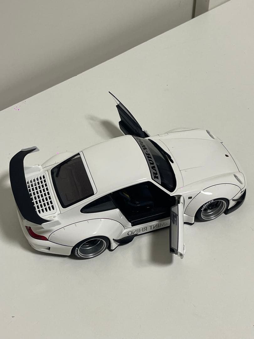 AUTOart オートアート　1/18 ポルシェRWB 993