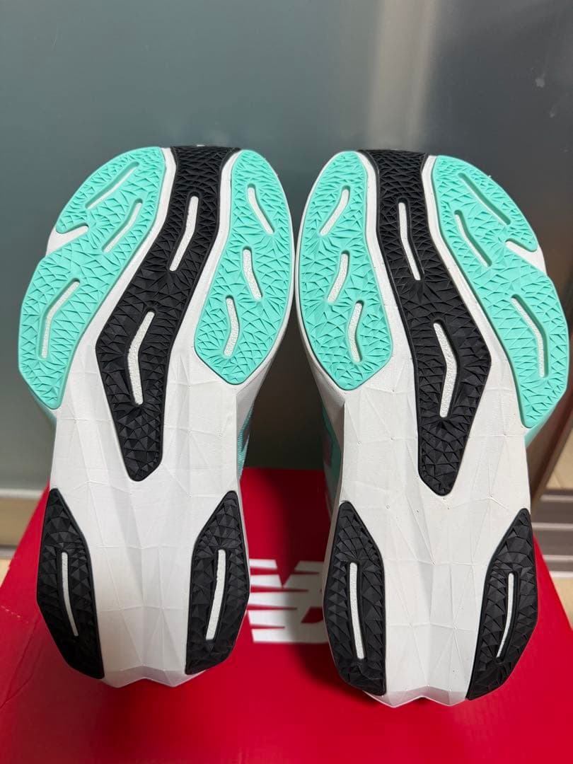 FuelCell Rebel v4 26.0cm レア　名古屋ウィメンズ限定