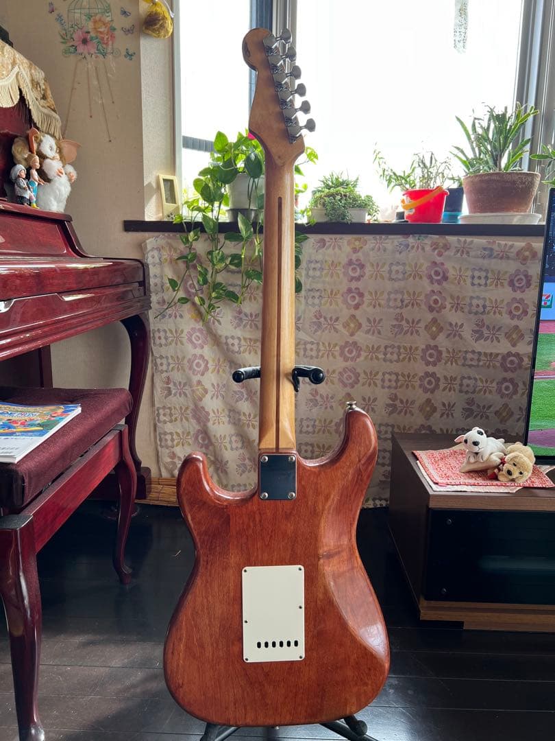 ストラトキャスター タイプ手作りエレキギター