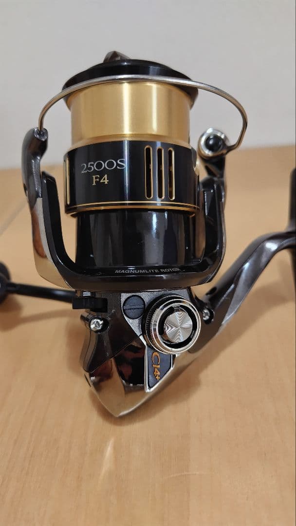 SHIMANO シマノ コンプレックスci4+ 2500S F4