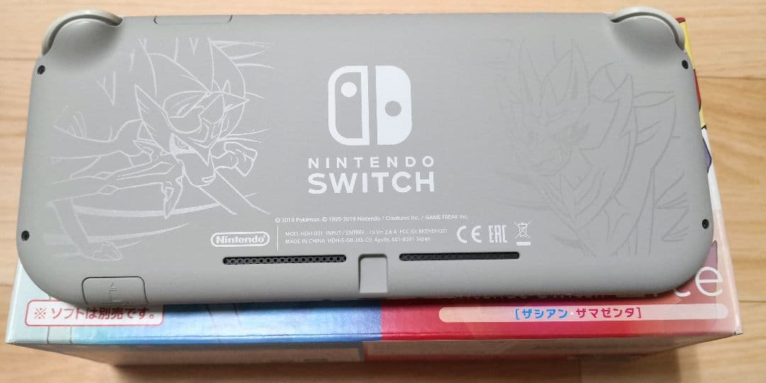 Nintendo Switch Lite ポケモンデザイン