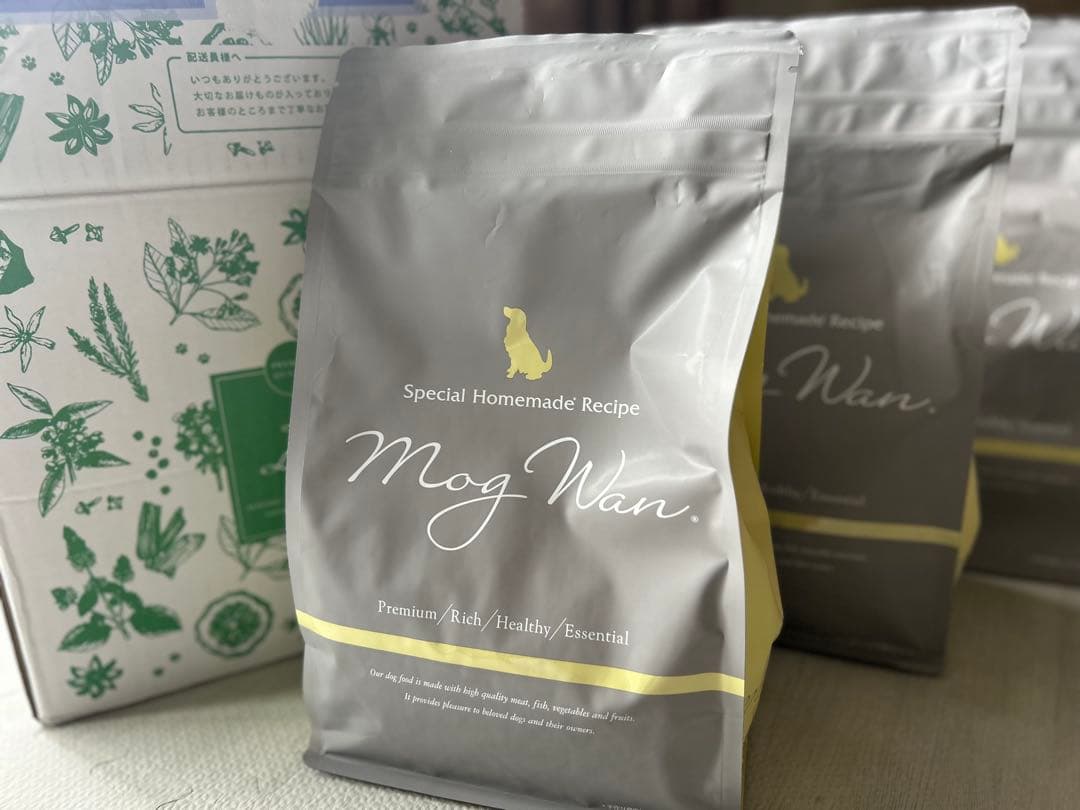 み*ん様 モグワンドッグフードチキン&サーモン
