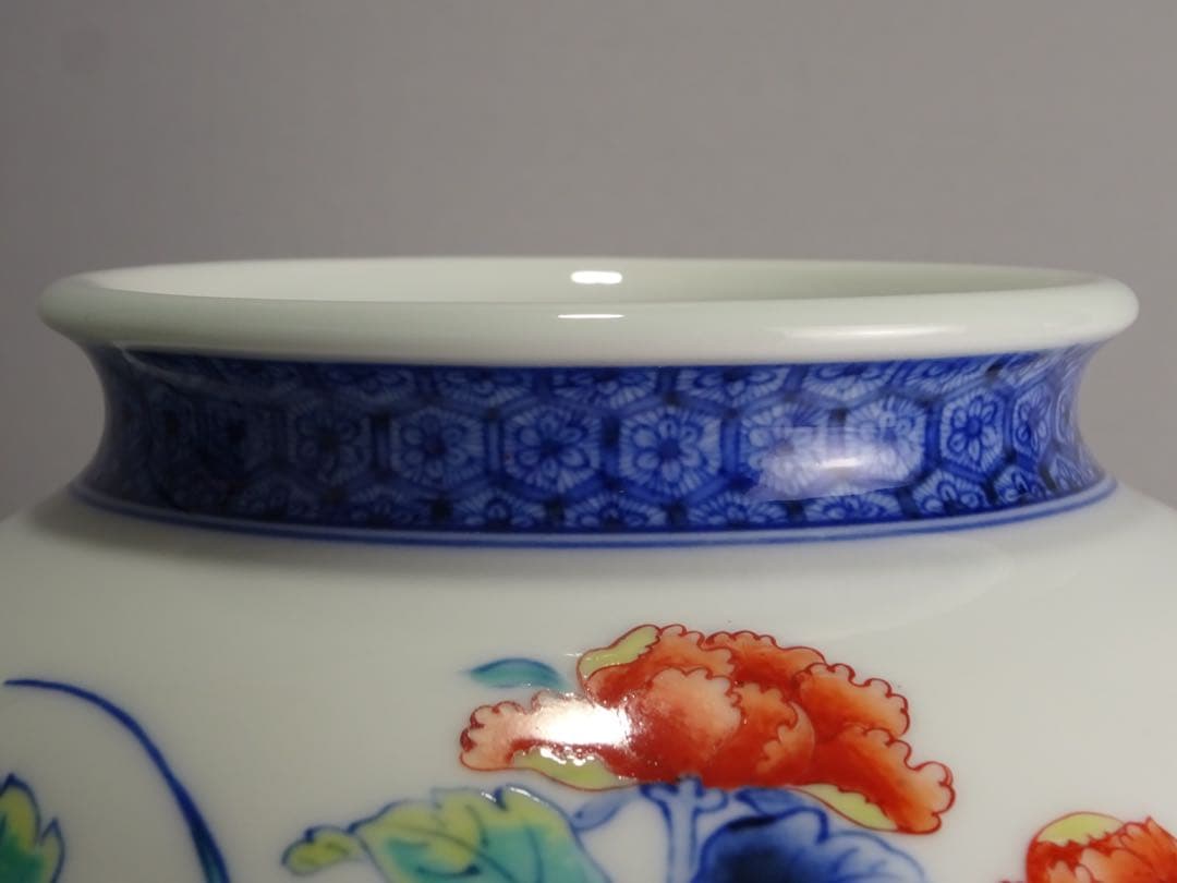 名工　十二代　今泉今右衛門　秀逸作　色鍋島　芙蓉文　花瓶　地文縁　壷　花入　花器