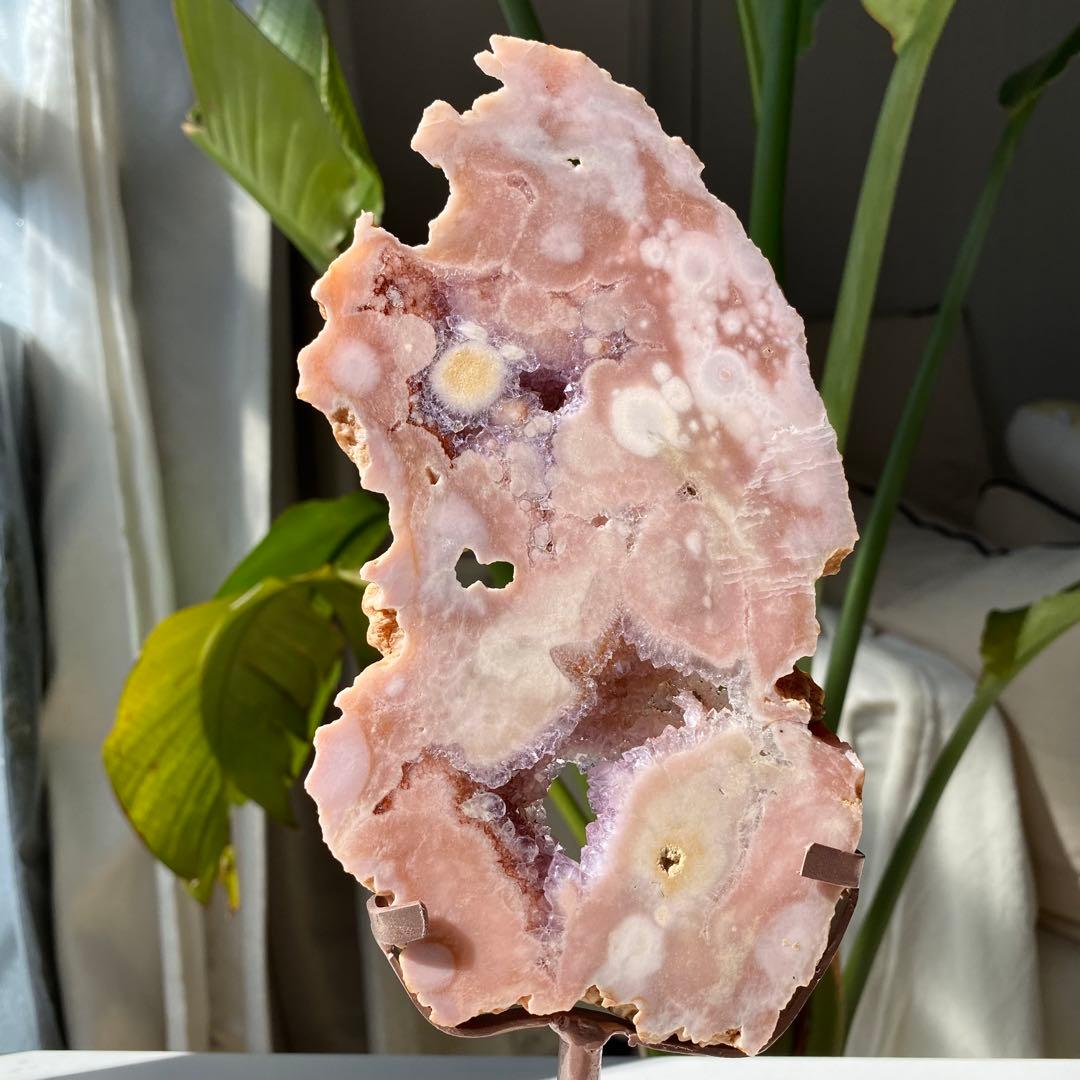 【 高品質 美しい ピンク アメジスト フラワーアゲート 原石 スラブ 台座付き