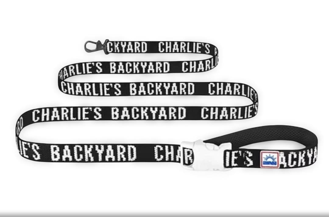 CHARLIE'S BACKYARD ハーネス・首輪・リードの3点セット