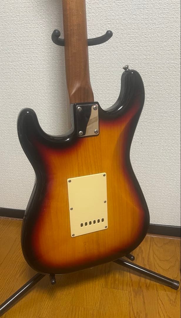 バッカス ストラトローステッドメイプル指板3TS BST-1-RSM/M