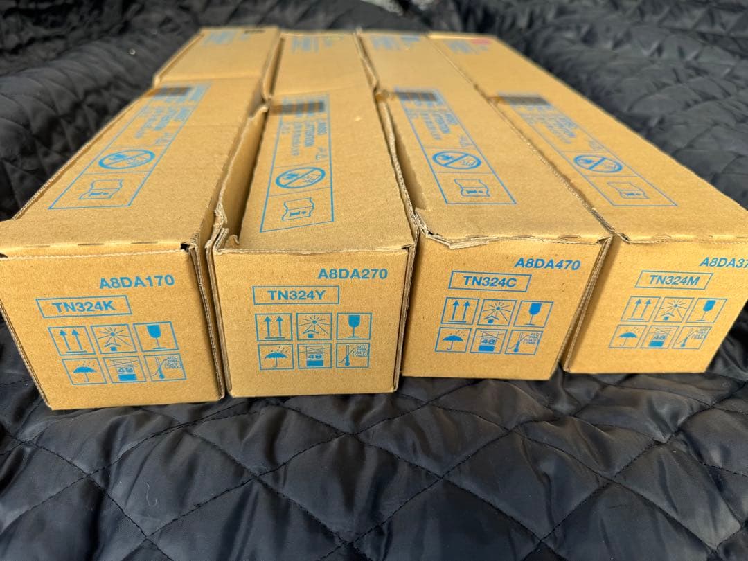 コニカミノルタ　新品　未使用トナー4色セット TN-324K 、Y、C、M 各1