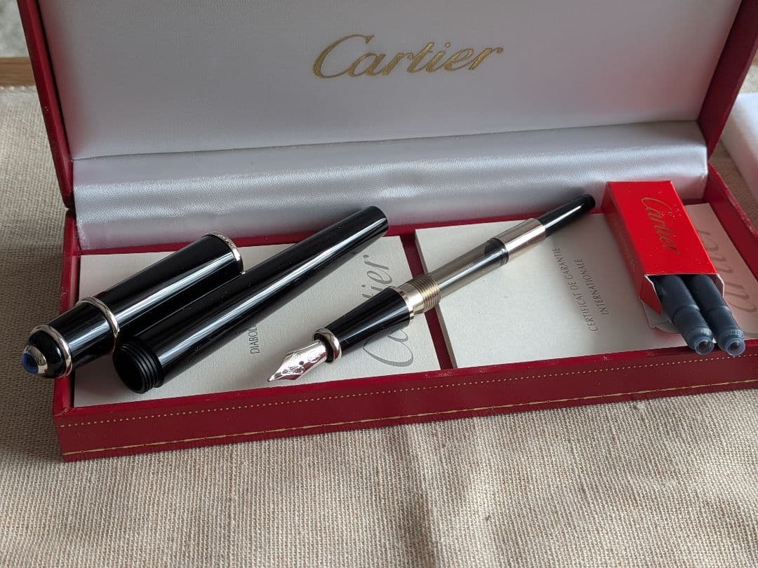 Cartier 黒 万年筆 インクカートリッジ付き
