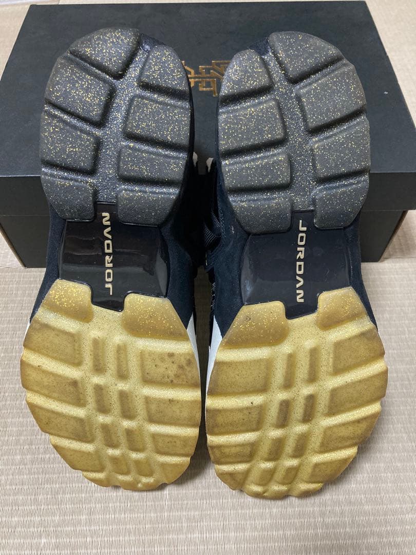 ナイキ ジョーダン トランナー LX BHM ブラックホワイトメタリックゴールド